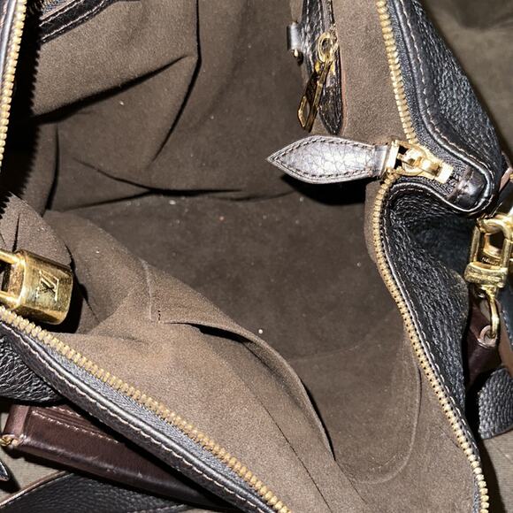 Louis Vuitton Selene Handbag Mahina leather mm - Picture 13 of 16